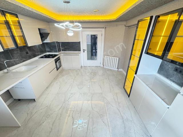 Kuşcağız'da Asansörlü Full+full Lüx Yapılı Göz Alıcı 3+1 Daire