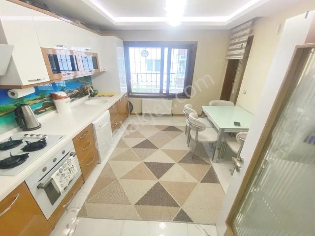 Kuşcağız'da Merkezi Konumda Full+full Yapılı Yeni Binada 3+1