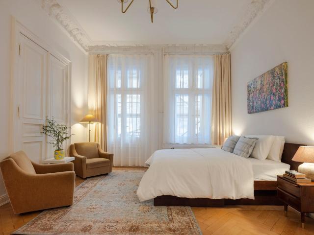 Ku’DAMM Charming Old Home/8 9 ppl/Fam.Friendly/Wifi, Berlin Amsterdam Apartments for Rent