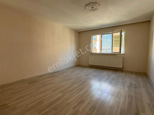 Kuşlubahçenin Göbeğinde 3+1 120m2 Doğalgazlı Kiralık Daire