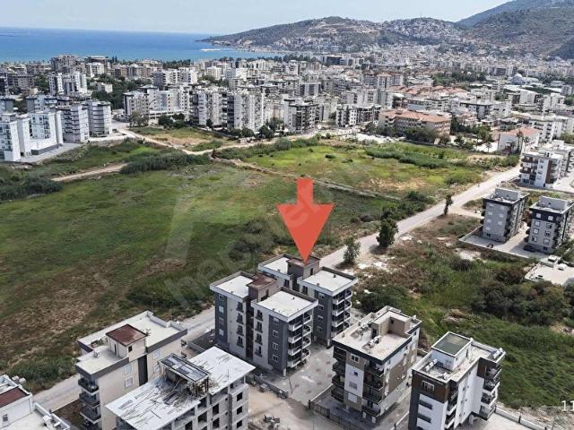 KUM MAHALLESİNDE VE SİTE İÇİNDE İSKANLI GENİŞ 1+1 4.KAT DAİRE