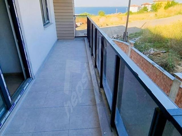 KUMBAĞ DA BÜYÜK BALKONLU ASANSÖRLÜ 2+1 FERAH AYDINLIK DAİRE