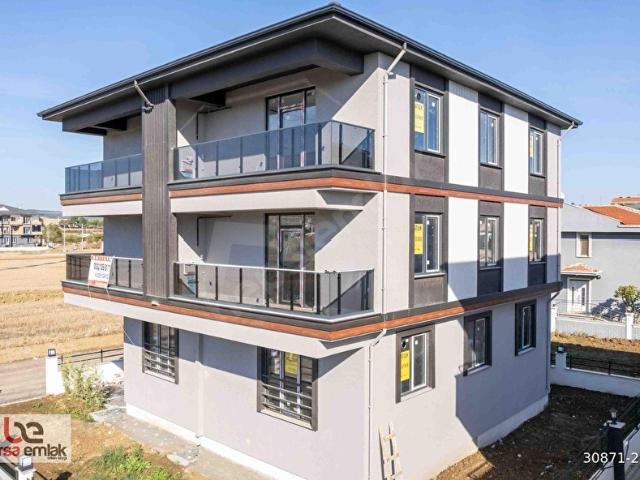 KUMBAĞ'DA PARK KARŞISINDA KİRALIK EŞYALI LÜKS 2+1 DAİRE