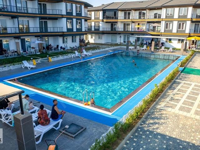 KUMBAĞ HAVUZLU SİTEDE DENİZE YAKIN SATILIK LÜKS 1+1 DAİRE