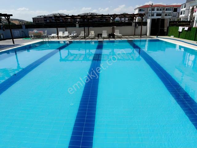 Kumbağ Mah. Çift Havuzlu Site İçerisinde Kiralık 1+1