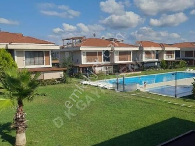 Kumbaba'da Havuzlu, Güvenlikli Sitede Eşyalı 3+1 Daire