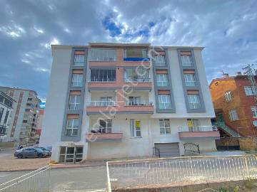 Turkuaz'dan Cuma Pazarı Yakını Komple Yapılı Satılık 3+1 Daire