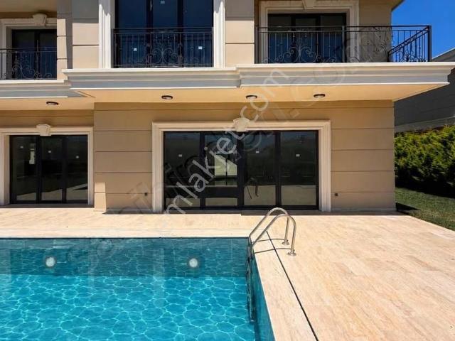 Kumburgaz Queen Villas ' Ta 5+1 Müstakil Özel Havuzlu Lüx Villa