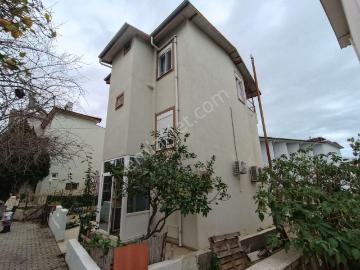 Kumköy De Denize Yürüme Mesafesinde Kiralık Villa