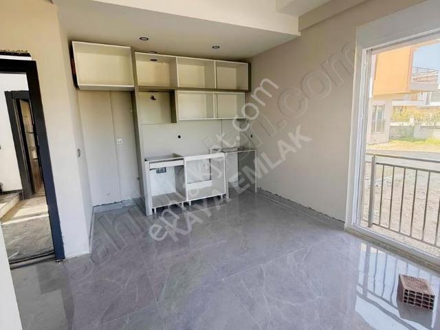 Kumköy De Elit 3 Havuzlu Sitede Sıfır Yapı 1+1