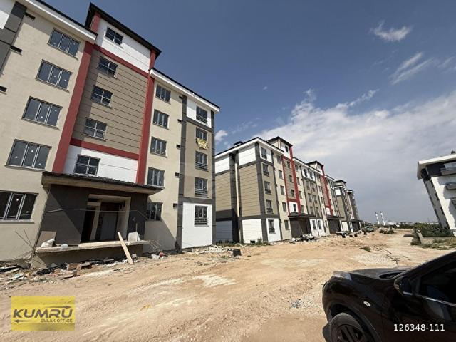 KUMRU EMLAKTAN METE KONAKLARI KARŞISINDA 3+1 SIFIR ARAKAT SATILIK