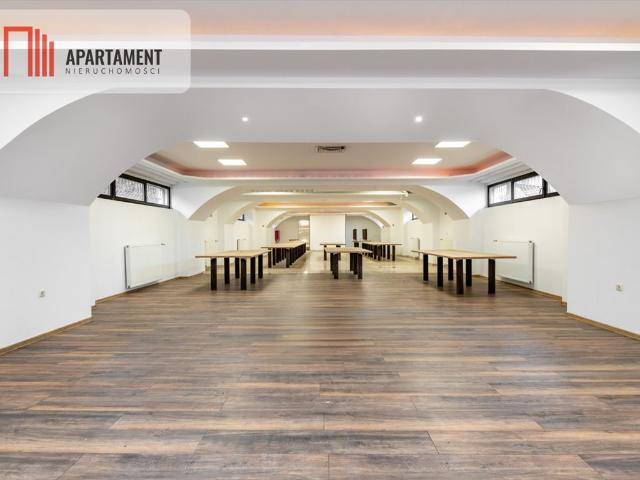 Budynek 680 m2 pod inwestycję z restauracją i jeziorem