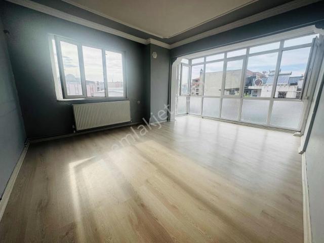 Kubbeli Cami Civarı 2+1 Kapalı Mutfak Daire