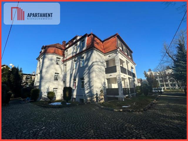 Duży pensjonat 1500 m² z restauracją i konferencjami