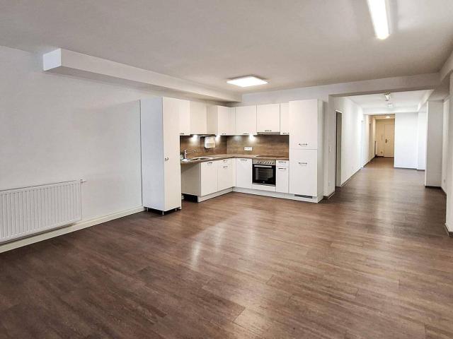 KUFSTEIN OBERER STADTPLATZ: Großzügige 4 Zimmer Altbauwohnung nahe Fachhochschule