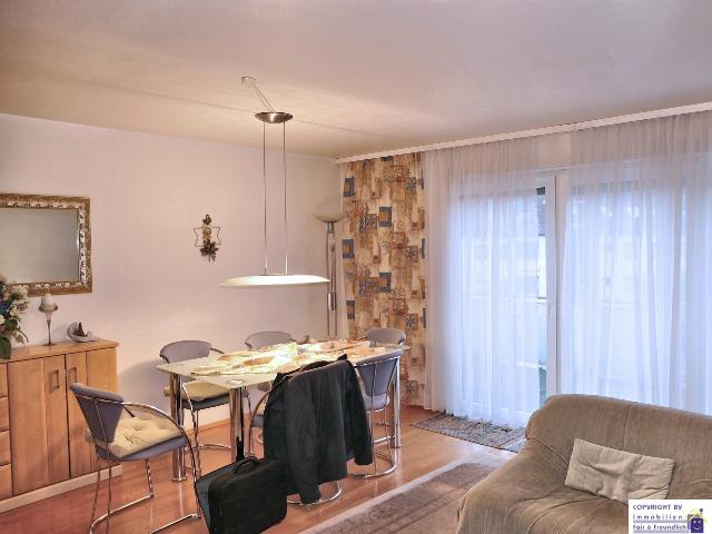 KULTIVIERTER WOHNKOMFORT AUF ca. 95 m2 3 Zimmer Wohnung mit Balkon