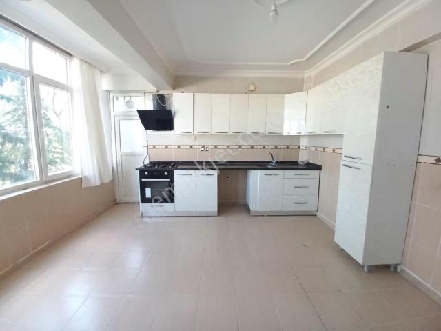 Kültür Emlaktan Çevvik Kuvvetin Aşağısında Cadde Üstünde Kiralık