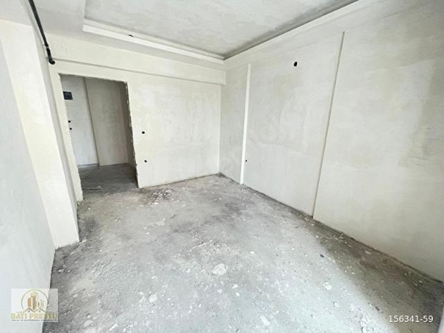 KÜLTÜR PARK KARŞISI ARAKAT BALKONLU GENİŞ 1+1 DAİRE