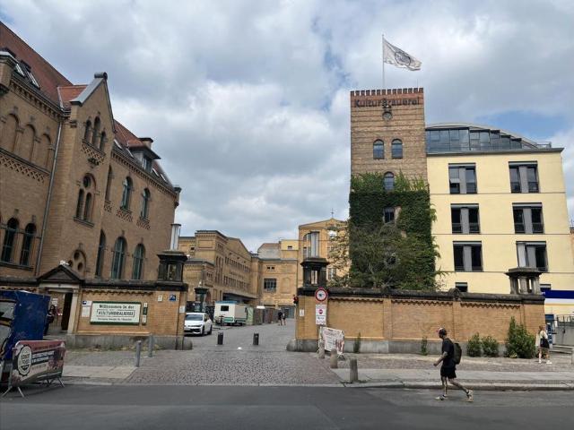 Kulturbrauerei Blick: Exklusiver 280 m² Dachgeschossrohling