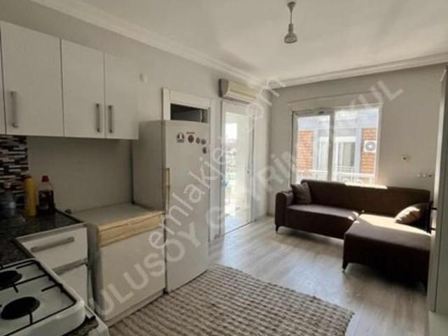 Kültürde 1+1 Yeni Eşyalı Katta Balkonlu Kiralık Daire