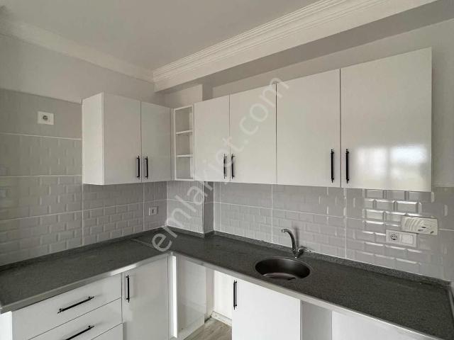Kule Park'tan Carkıpare'de Azkatlı Yenı Yapı Uygun 1+1