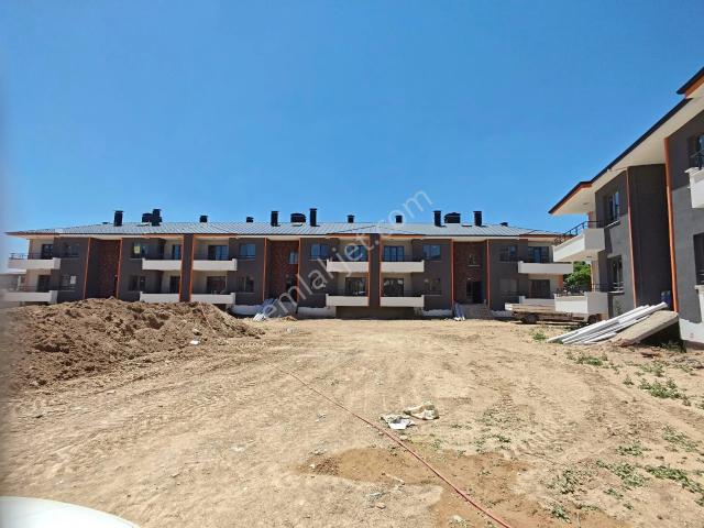 Kule 42 Emlak'dan Karaman Yolunda 3+1 Sıfır Site İçi Bahçeli Daire