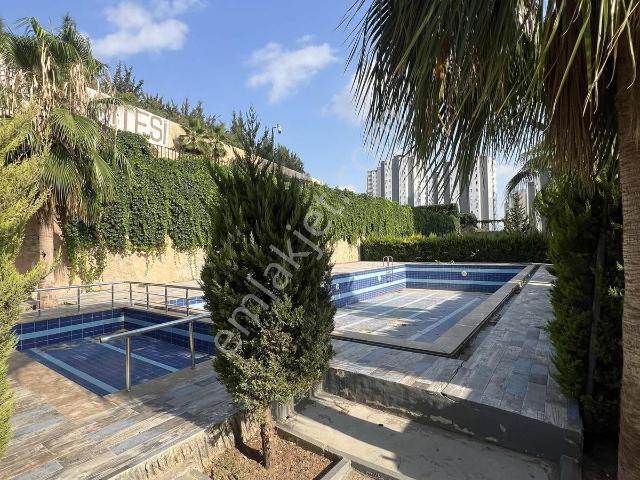 Kulepark~farkıyla~sosyal~donatılı~site2+1~havuzlu~teras~balkonlu