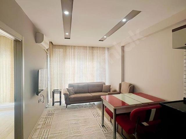KULEPARKFARKIYLAGELİNCİKCADDESİNDE1+1EŞYALIMİGROSKARŞISI