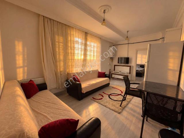 Küpra Apartmanında Çarşı İçinde Full Eşyalı 1+1 Kiralık Daire