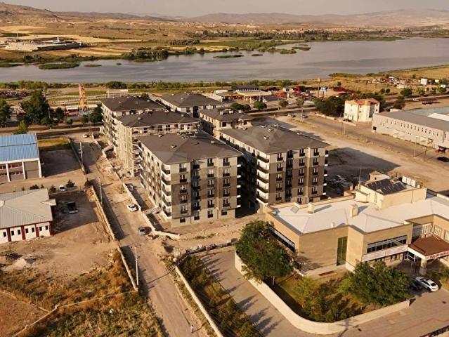 KURT EMLAK* ANA YOL ÜZERİ IRMAK MANZARALI SATILIK 3.5+1 DAİRE