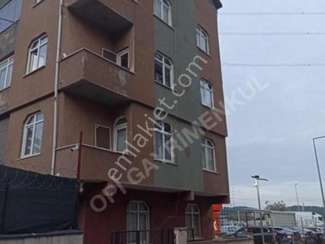 Kurtköy Merkez'de Eşyalı Kiralık Daire