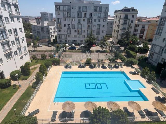 Kurtköy Loca Evlerinde Havuz Cepheli Full Eşyalı Kiralık 1+1