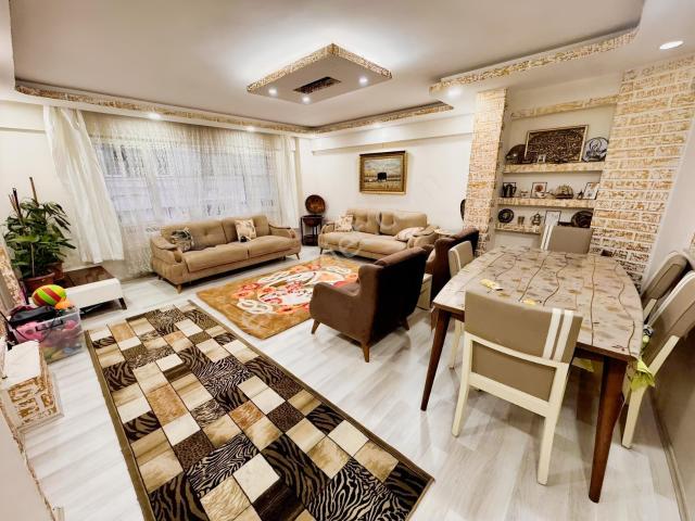 Kurtoğlunda Yenilenmiş, Kiracılı 3+1 Satılık Daire!