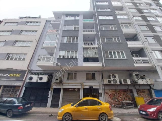 Kurtuluş Mah. Ara Kat Balkonlu Boya Badanalı Kiralık 3+1 Daire