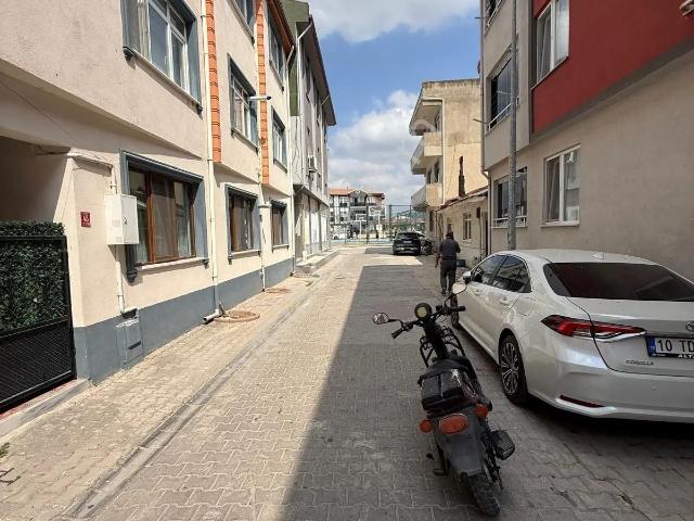 Kurtuluş Mahallesi Pazaryeri Yakını Kiralık Yeni 2+1