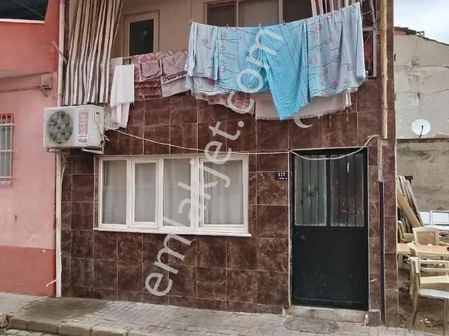 Kurtuluş Mahallesi Stadyum Mevkiinde Satılık Çift Daireli Müstakil Ev!