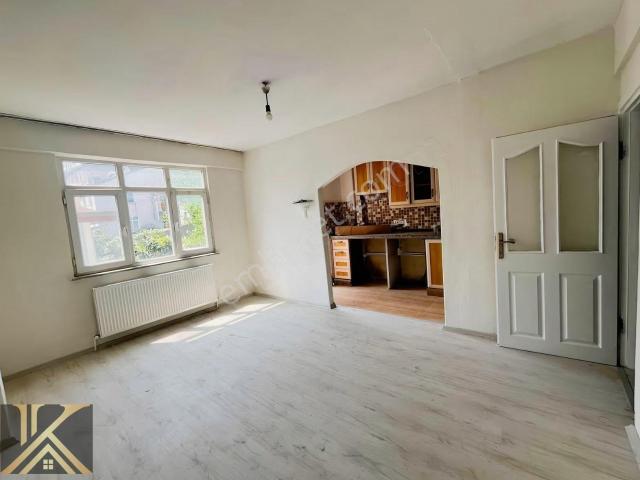 Kurtuluş Mahallesinde Kirallık 1+1 Daire
