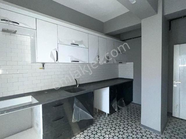 Kurtuluş Mahallesinde Sıfır 2+1 Daire
