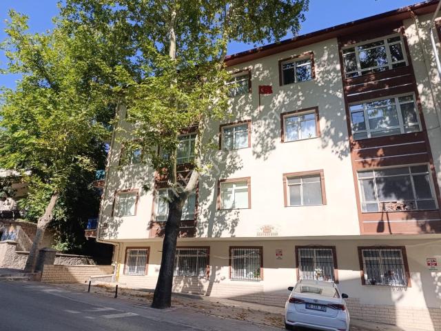 Kurtuluş Mektep Sokakta Merkezi Konumda Kiralık 3+1 Daire