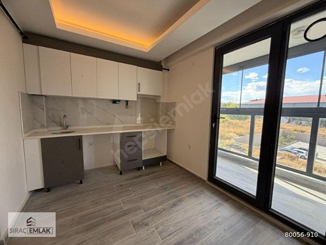 KURTULUŞ MH.HİLLY HOTEL KARŞISINDA MİNİBÜS DURAKLARINA YAKIN 1+1