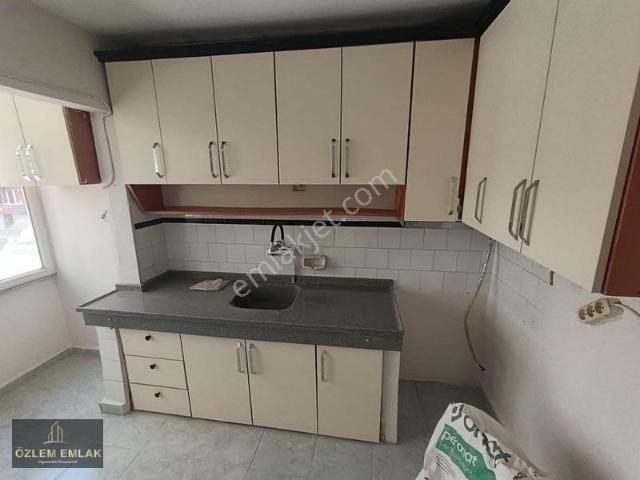 Kurtuluş Caddesi'nde Geniş Ve Konforlu Kiralık Daire! Şehrin Me