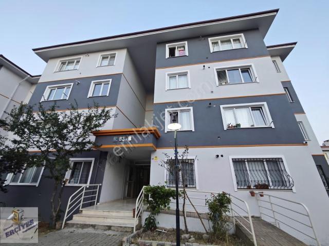Kuruçeşme Arızlı Toki Konutlarında 2+1 Arakat Satılık Daire