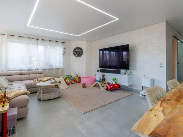 Kurzfristig beziehbar. 4 Zimmer Familienwohnung mit Flair