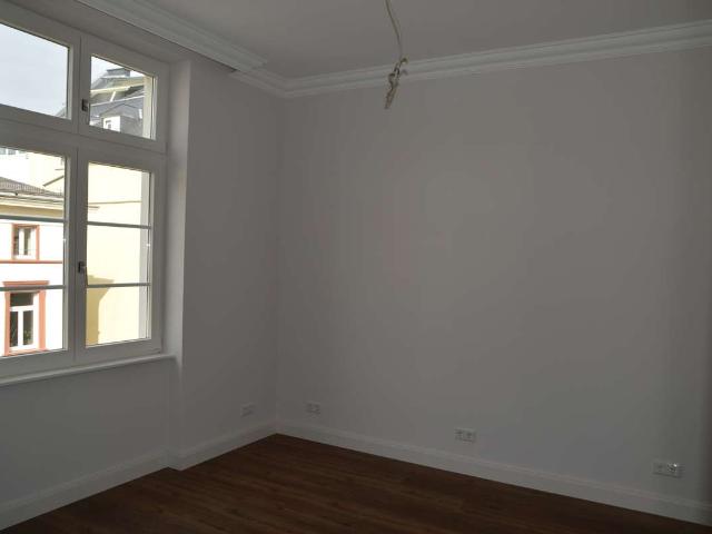 Kürzlich kernsanierte, exklusive 2 Zimmer Wohnung mit luxuriöser Innenausstattung im Nordend