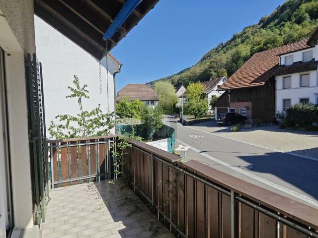 KÜRZLICH RENOVIERT MIT VIEL PLATZ AN IDYLISCHER LAGE