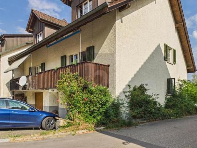 KÜRZLICH RENOVIERT MIT VIEL PLATZ AN IDYLISCHER LAGE