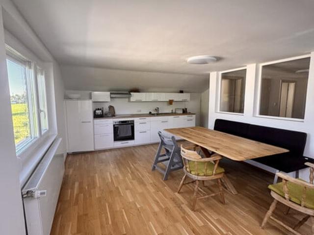 Kurzzeitmiete möglich! Dachgeschosswohnung mit Gartenanteil in Top Lage von Lauterach!