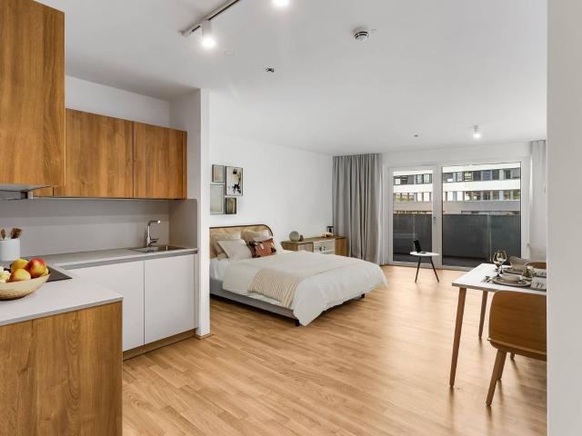 Kurzzeitmiete: Studio Extra Large möbliert mit Zugang zu Fitness, Co Working, Dachterrasse, Kinoraum