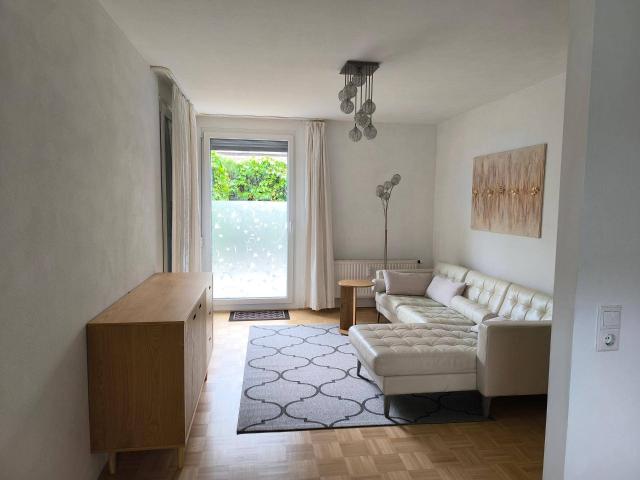 Kurzzeitmiete: Zentrale 2 Zimmer Whg mit Garten und Tiefgarage