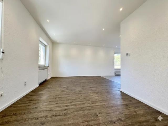 Kurbad Villa mit Kamin, Terrasse, Keller, Garten, Garage und Gartenhaus